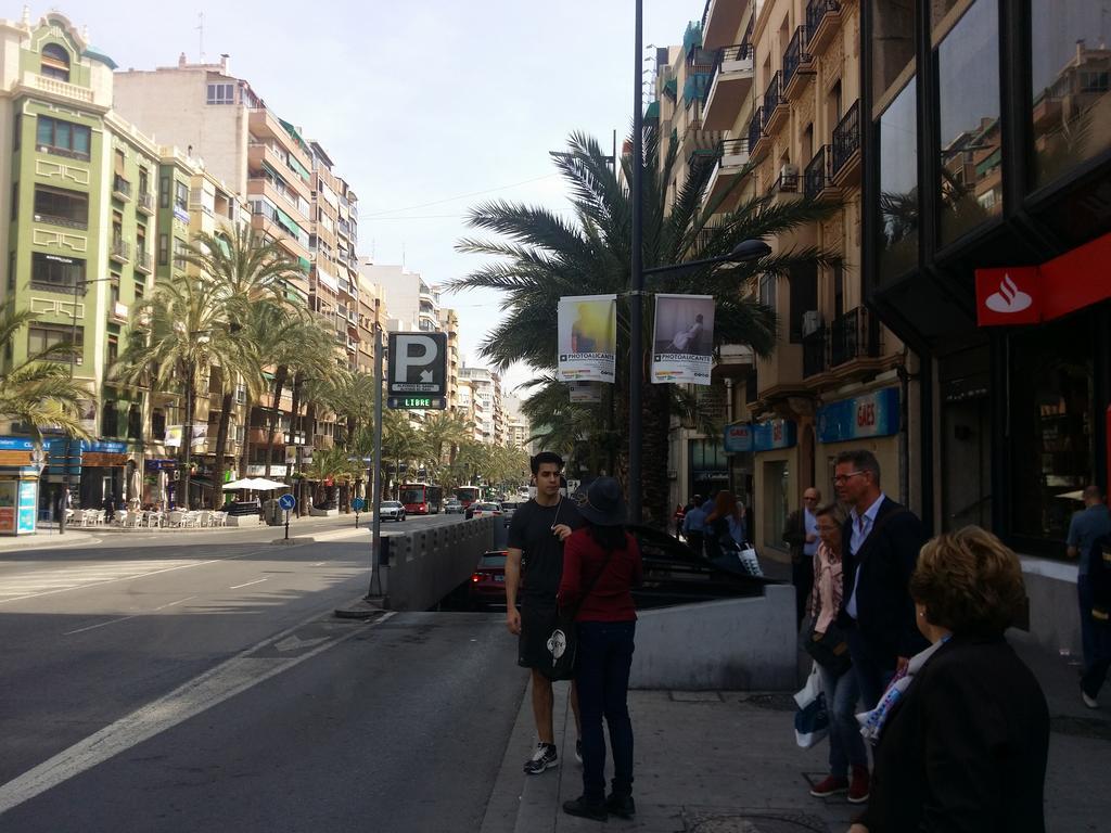 Suite International Alicante Bagian luar foto