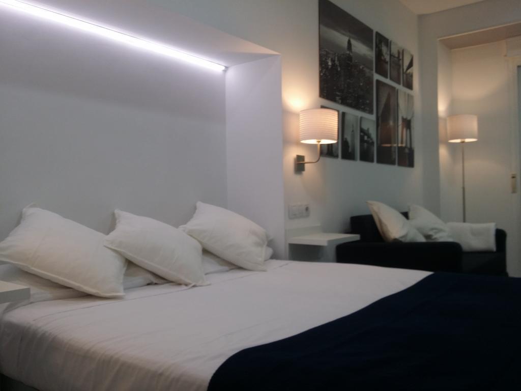 Suite International Alicante Bagian luar foto